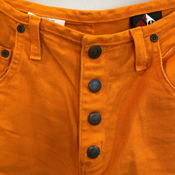 Vintage Y2K Womens No Boundaries Orange Jean Denim Shorts Button Fly 9/10 - Picture 2 of 5